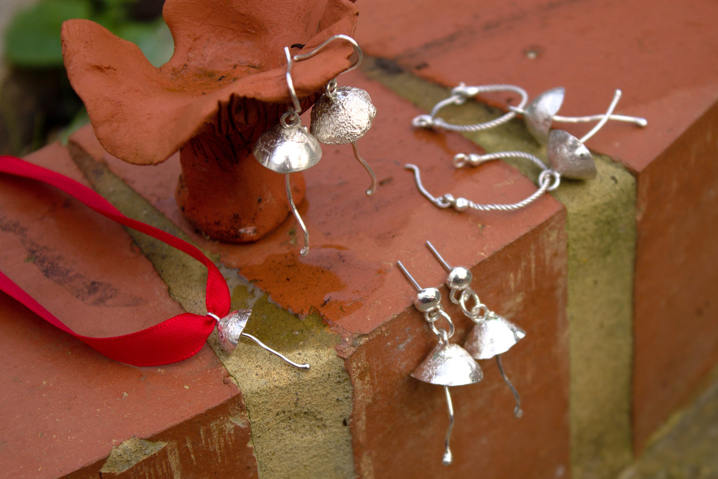 Madarch/Mushroom Fishhook Earrings (made to order)