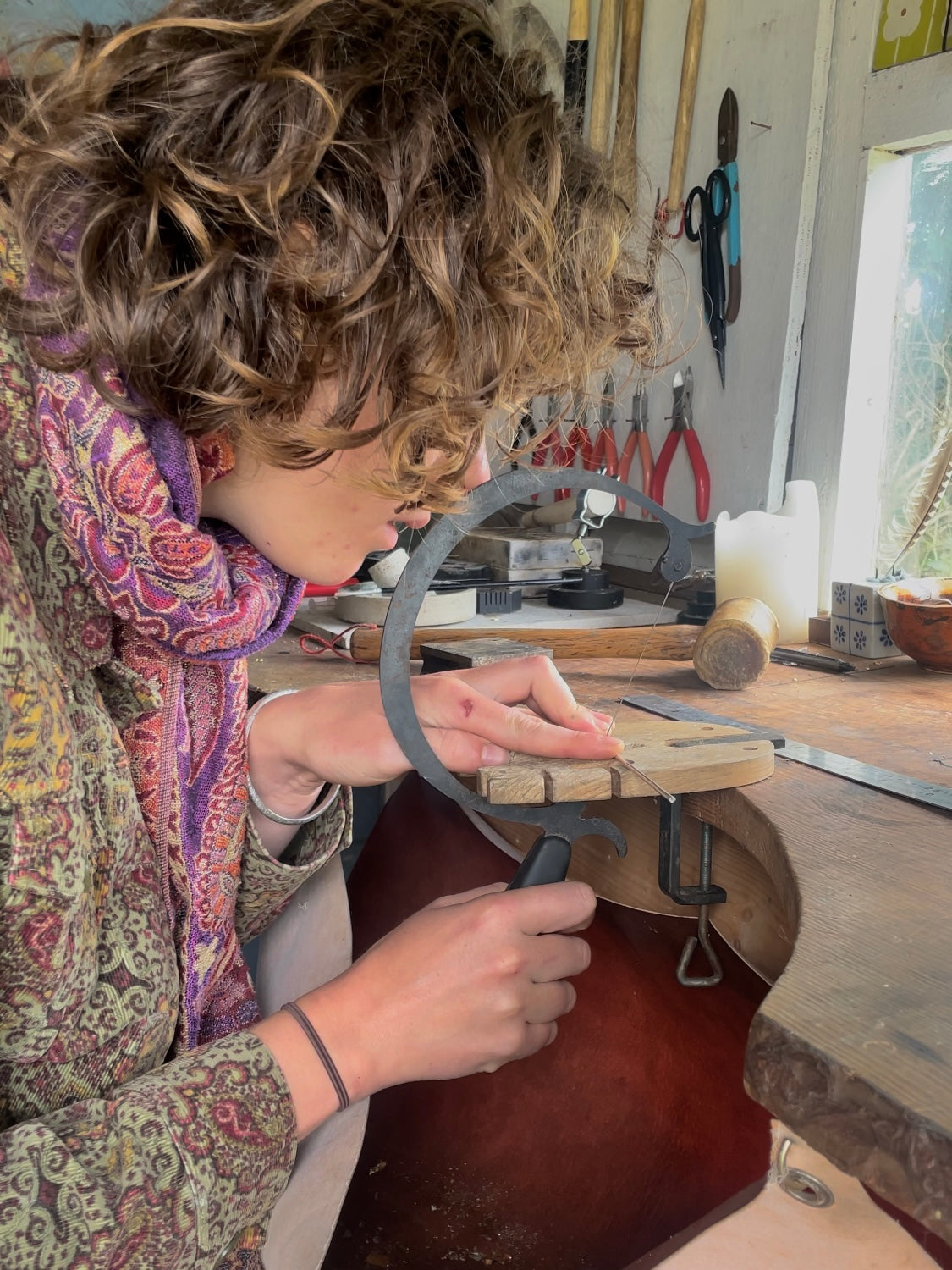 Bezel stone setting - beginner jewellery workshop